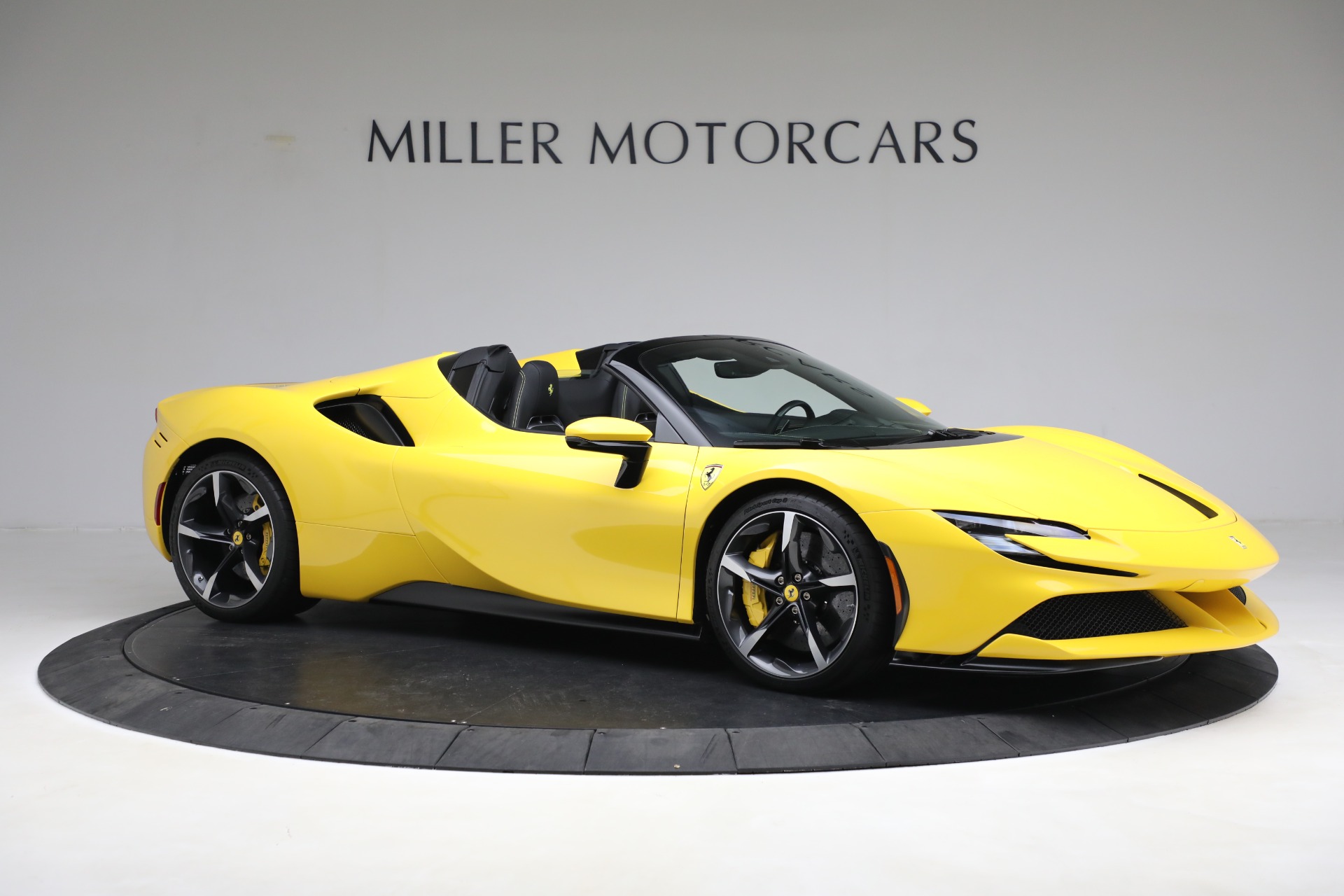 2022 Ferrari SF90 Spider, 10/18