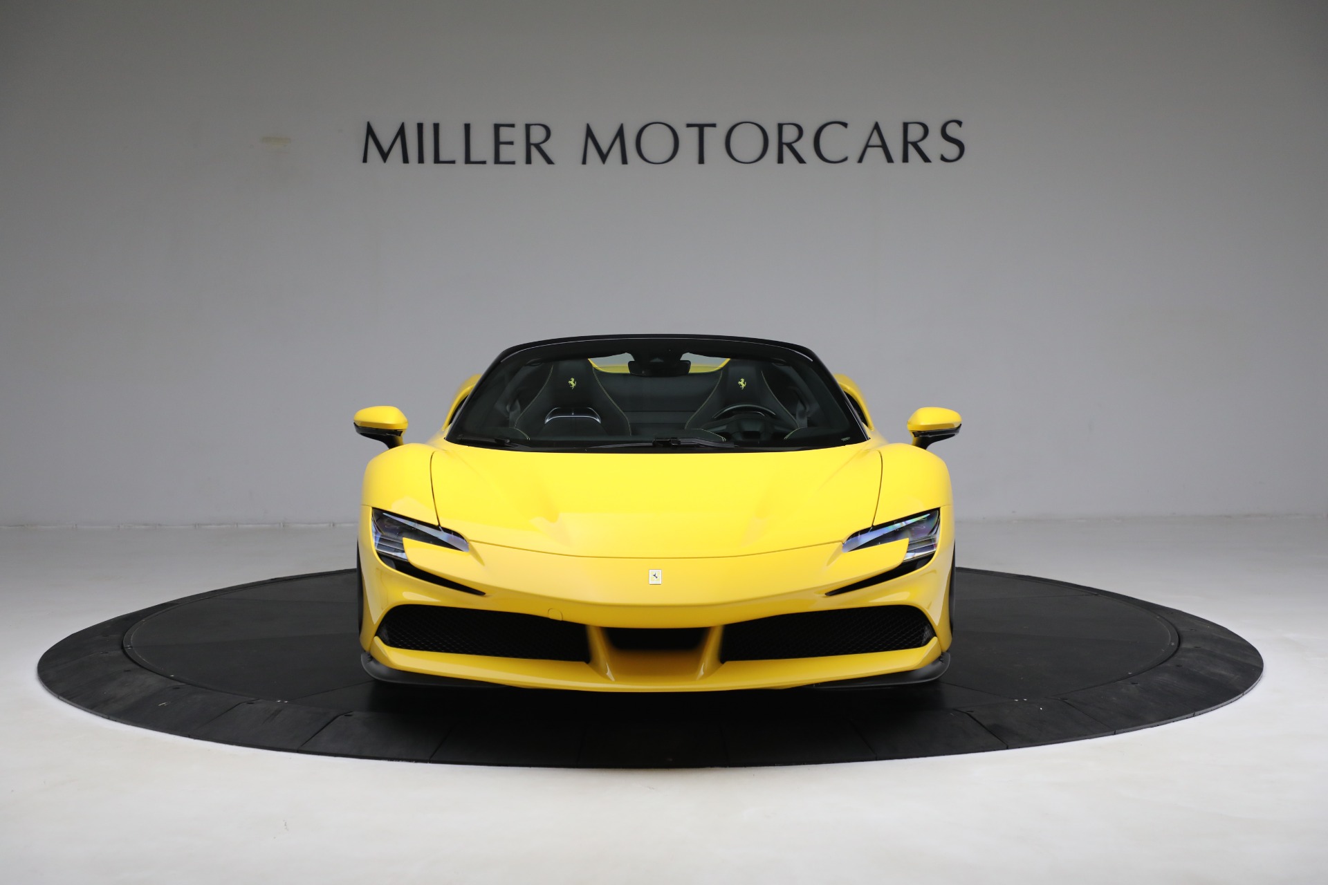 2022 Ferrari SF90 Spider, 12/18