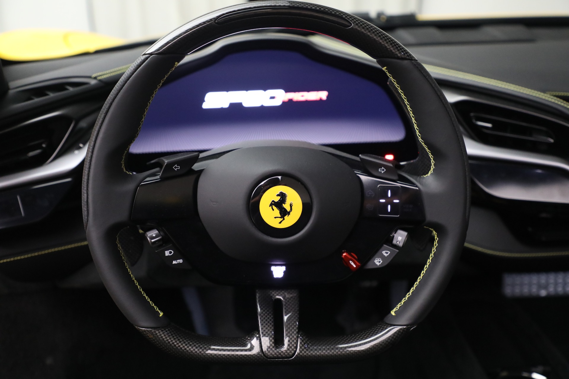 2022 Ferrari SF90 Spider, 17/18