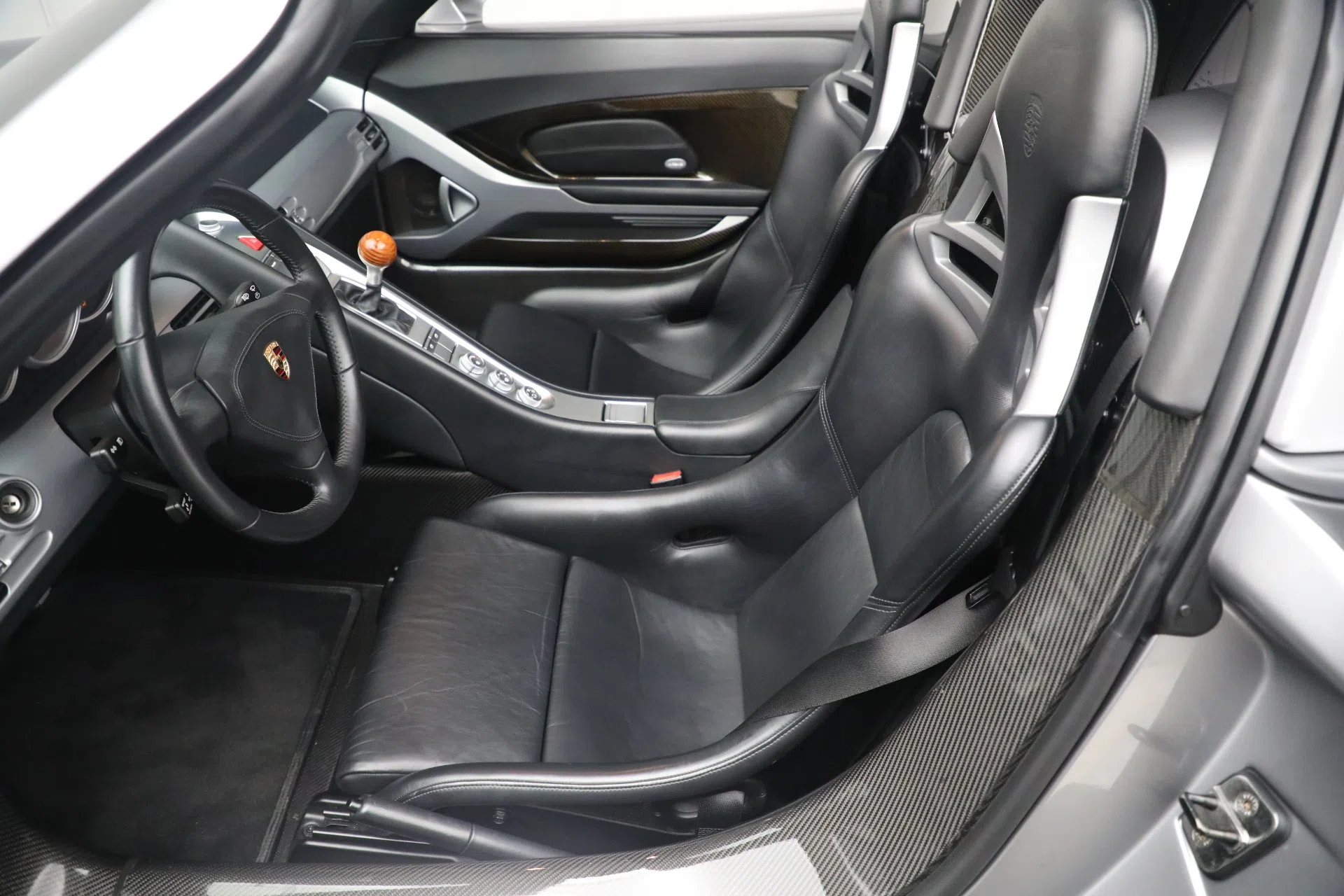 2005 Porsche Carrera GT interior, seats