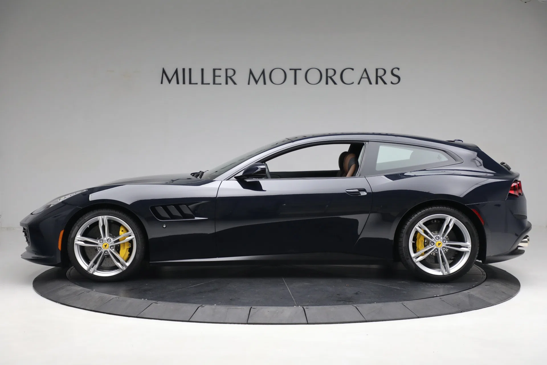 2019 Ferrari GTC4Lusso, side profile