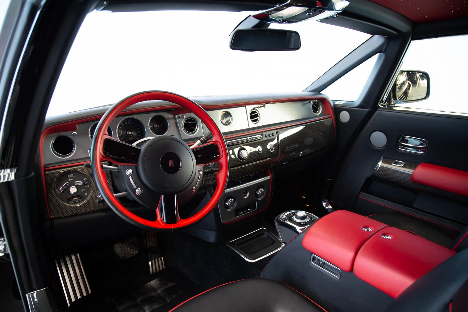2017 Rolls-Royce Phantom interior, dashboard