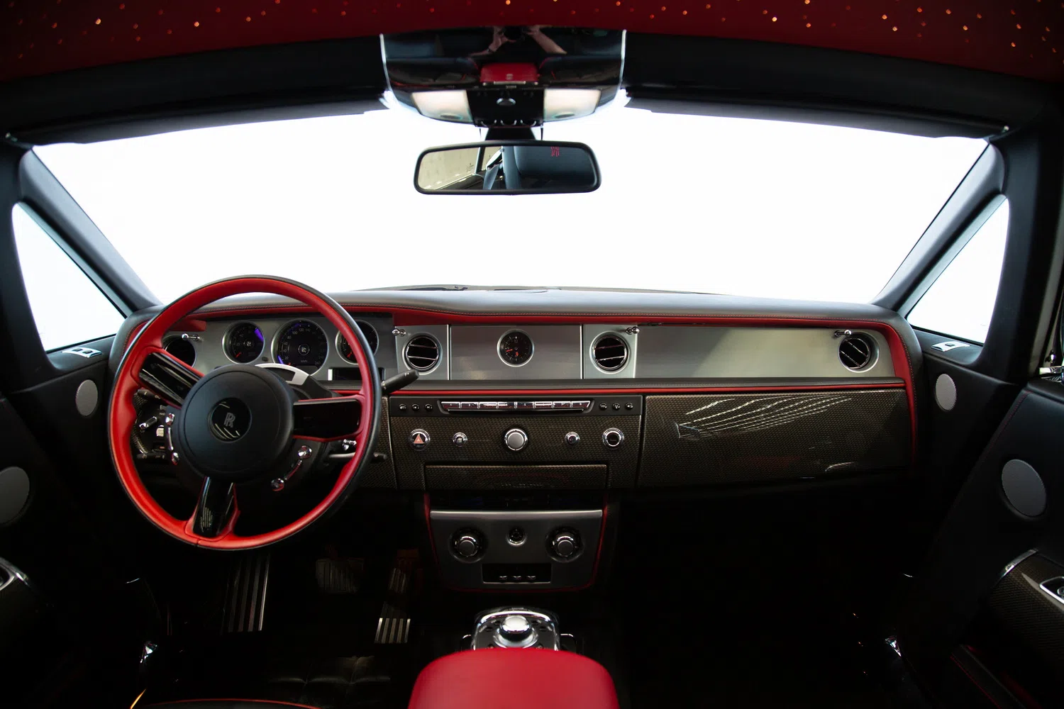 2017 Rolls-Royce Phantom interior, dashboard