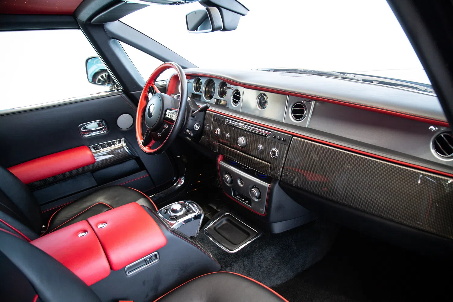 2017 Rolls-Royce Phantom interior