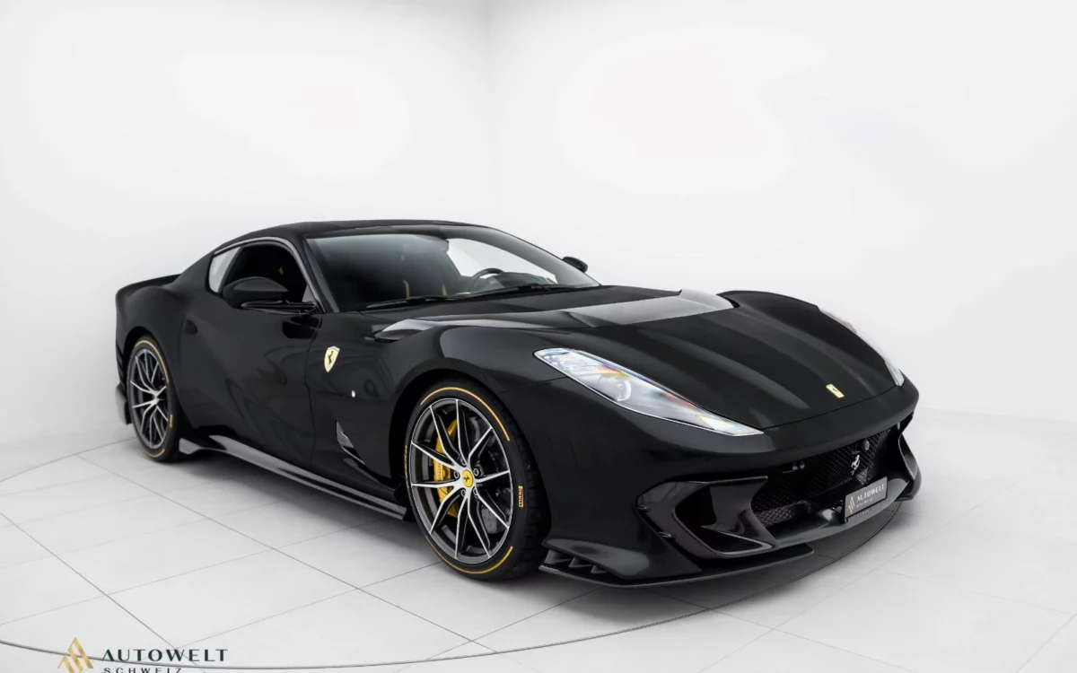 2023 Ferrari 812 Competizione