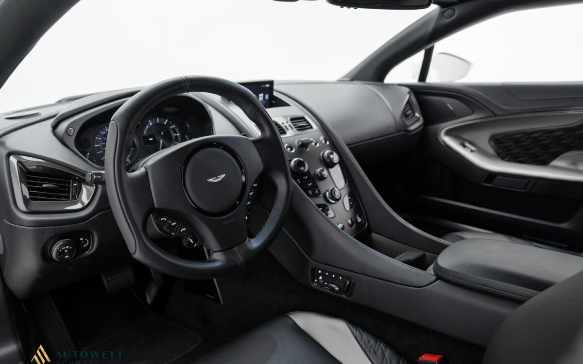 2023 Aston Martin Vanquish Zagato Shooting Brake, 4/5
