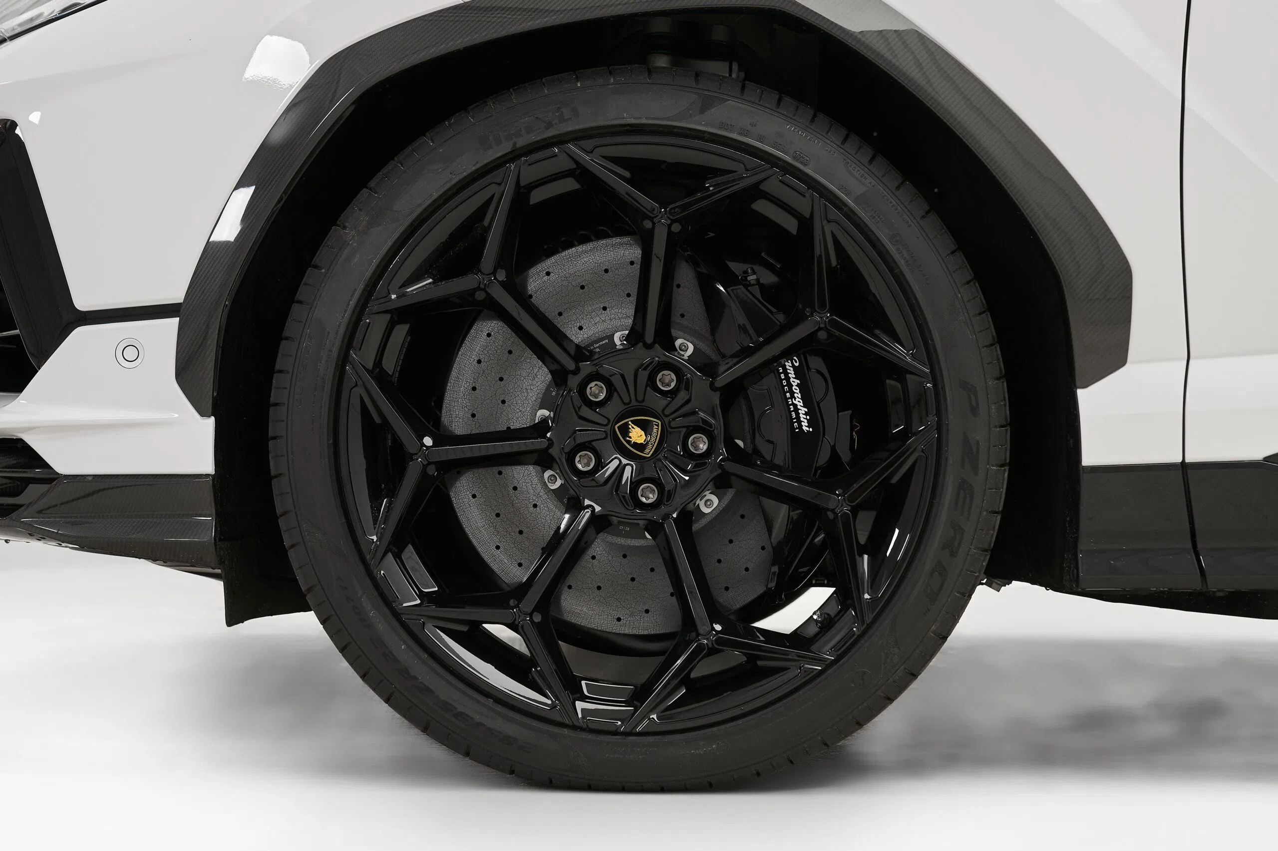 2024 Lamborghini Urus Performante wheel