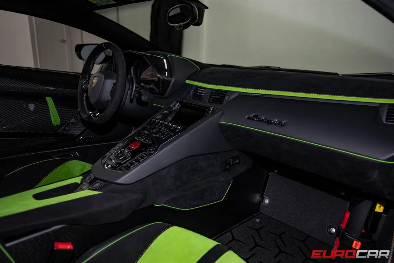 2019 Lamborghini Aventador LP 770-4 SVJ interior, dashboard