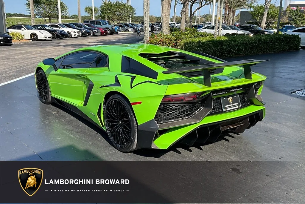 2016 Lamborghini Aventador LP750-4 SuperVeloce Coupé for sale, exterior, Verde Ithaca Pearl Effect