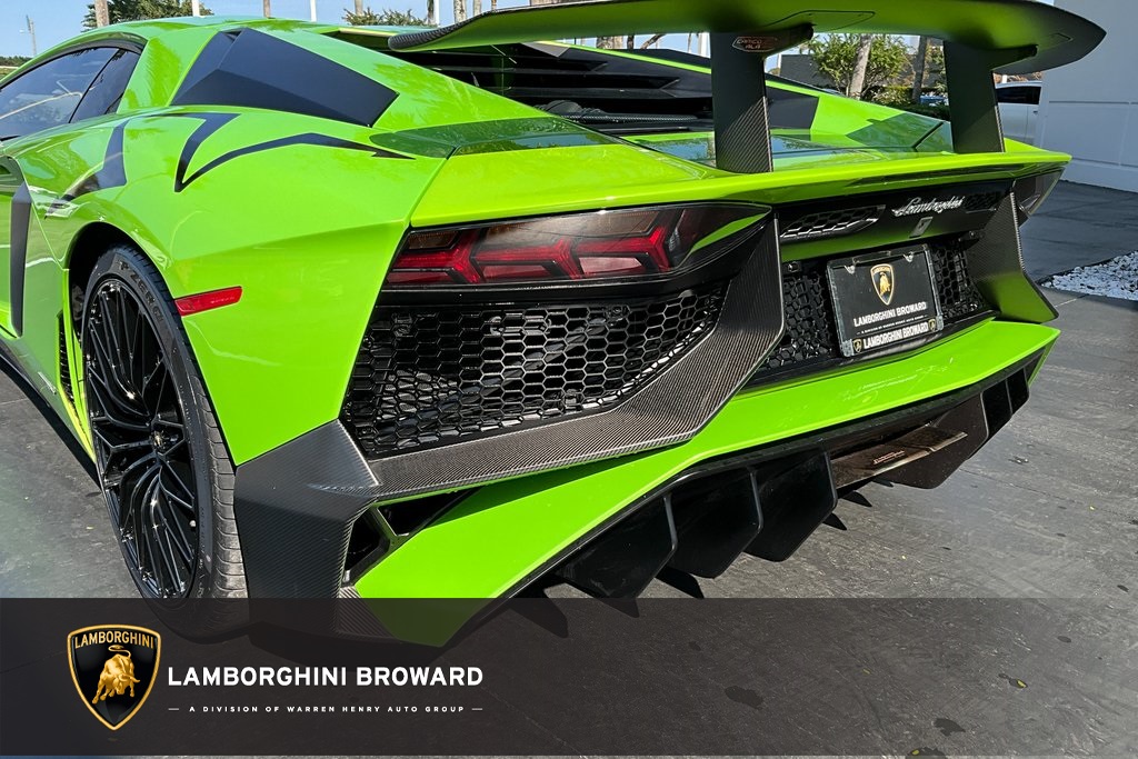 2016 Lamborghini Aventador LP750-4 SuperVeloce Coupé, 17/20