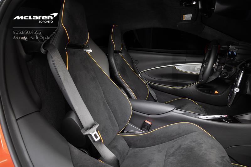 2023 McLaren Artura, 12/18