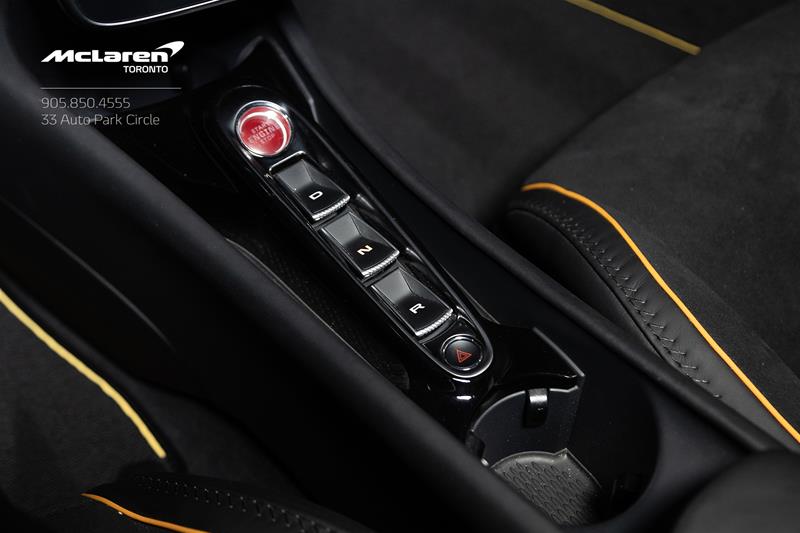 2023 McLaren Artura, 17/18