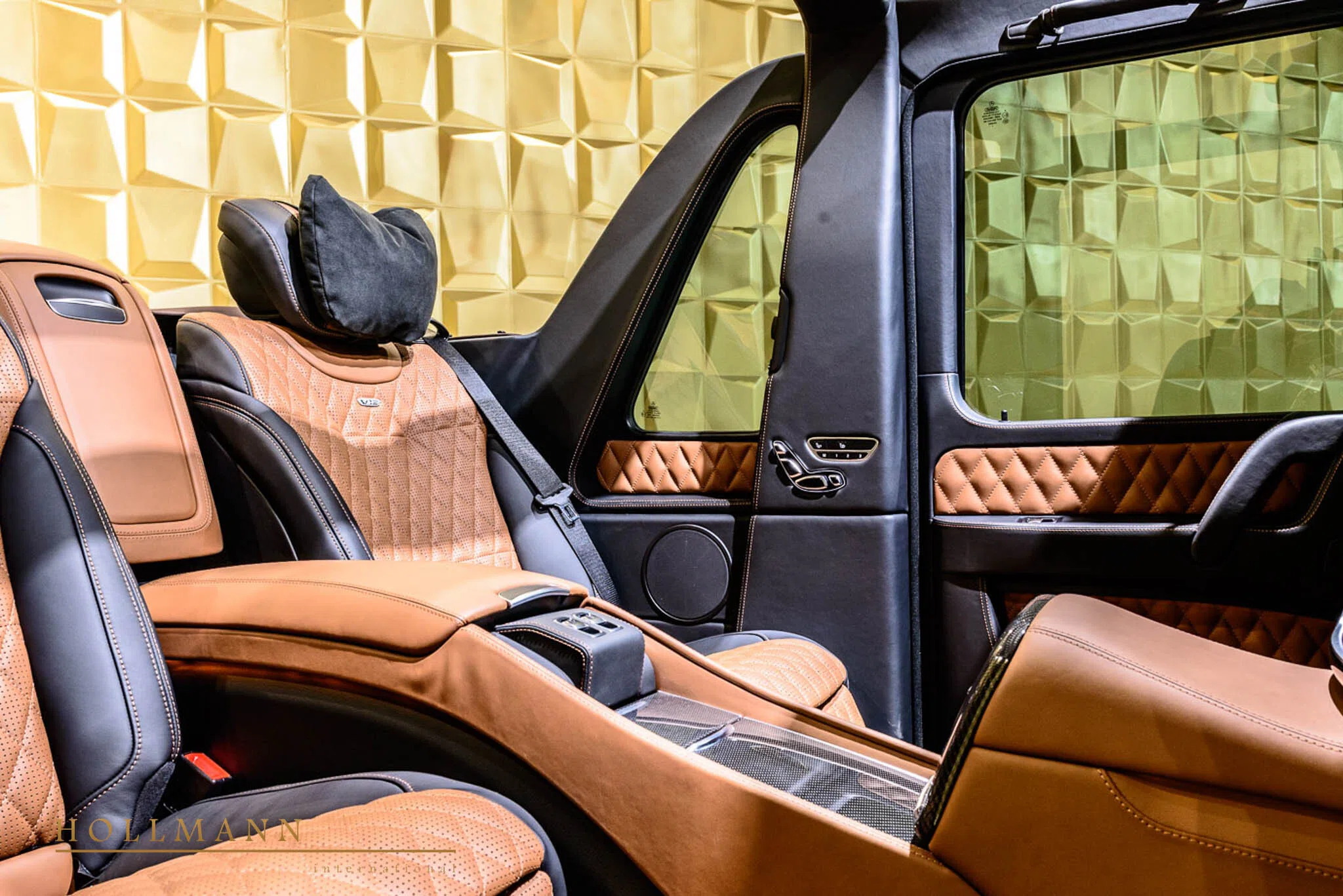 2024 Mercedes-Maybach G 650 Landaulet interior, seats