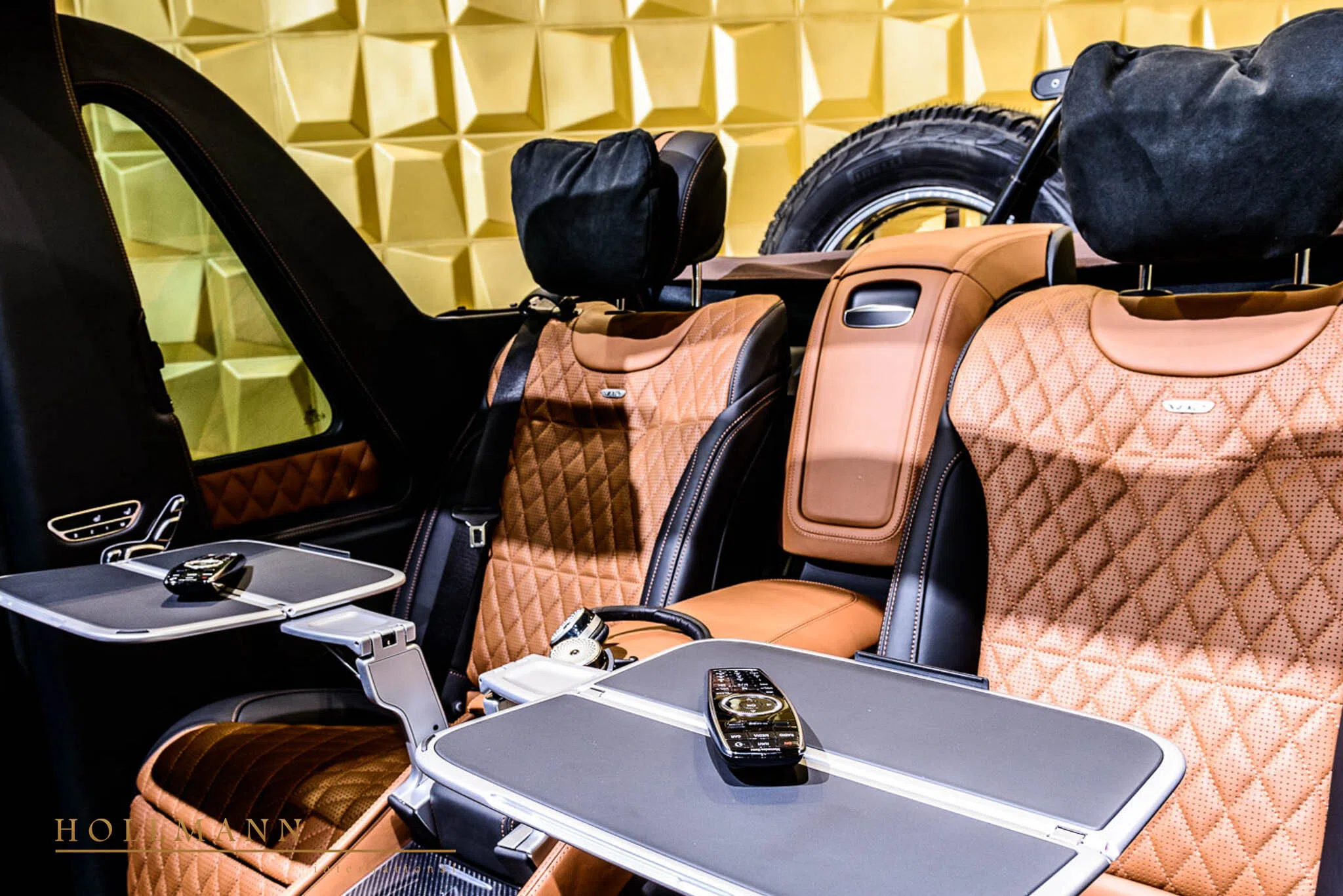 2024 Mercedes-Maybach G 650 Landaulet interior, seats