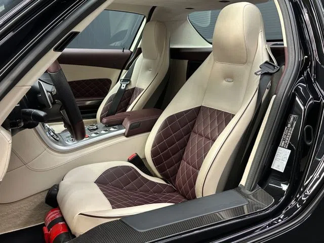2013 Mercedes-Benz SLS AMG GT interior, seats