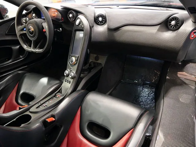 2014 McLaren P1, 10/20