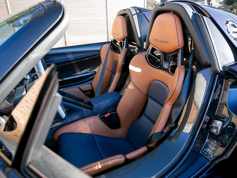 2015 Porsche 918 Spyder Weissach, 2/20