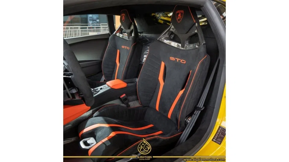 2022 Lamborghini Huracán STO interior, seats