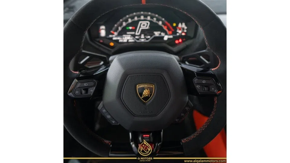 2022 Lamborghini Huracán STO interior
