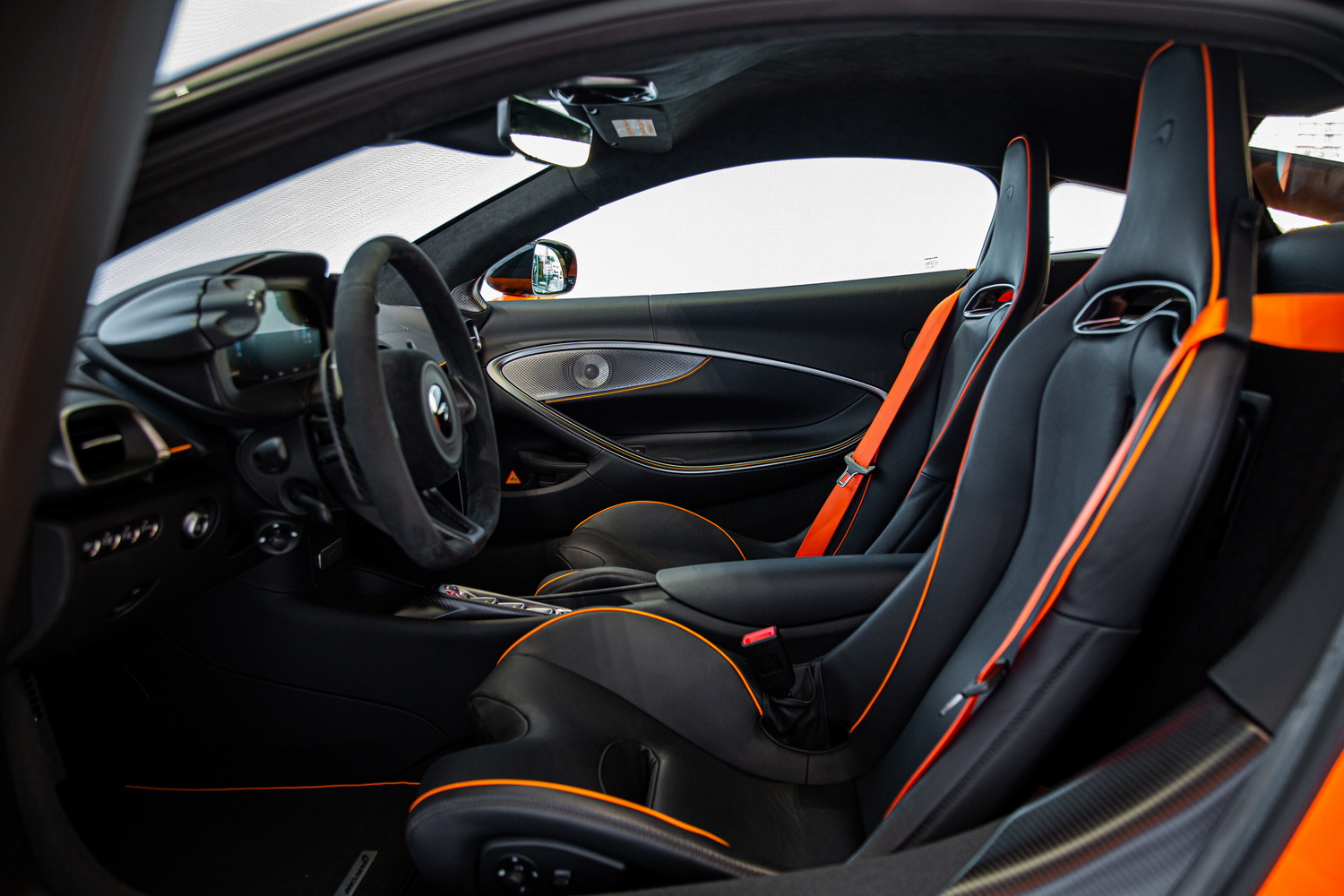 2023 McLaren Artura, 7/15