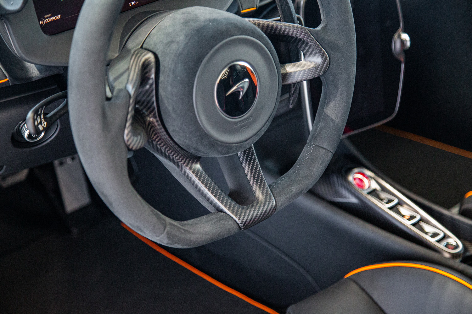 2023 McLaren Artura, 9/15