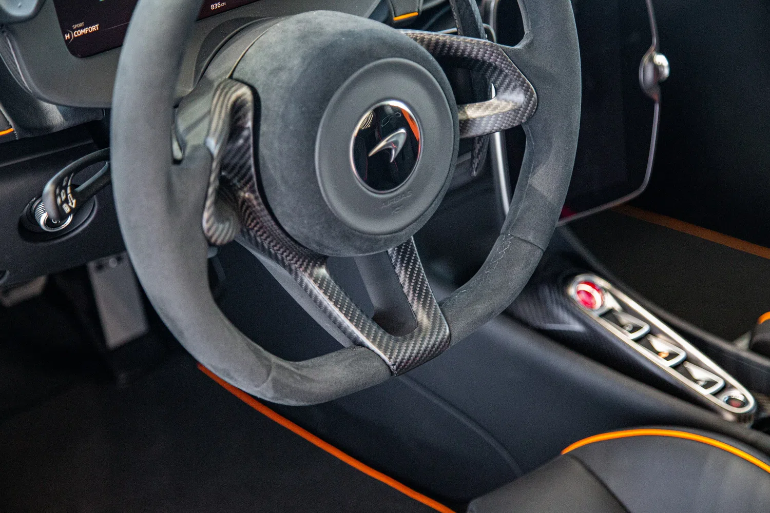 2023 McLaren Artura interior