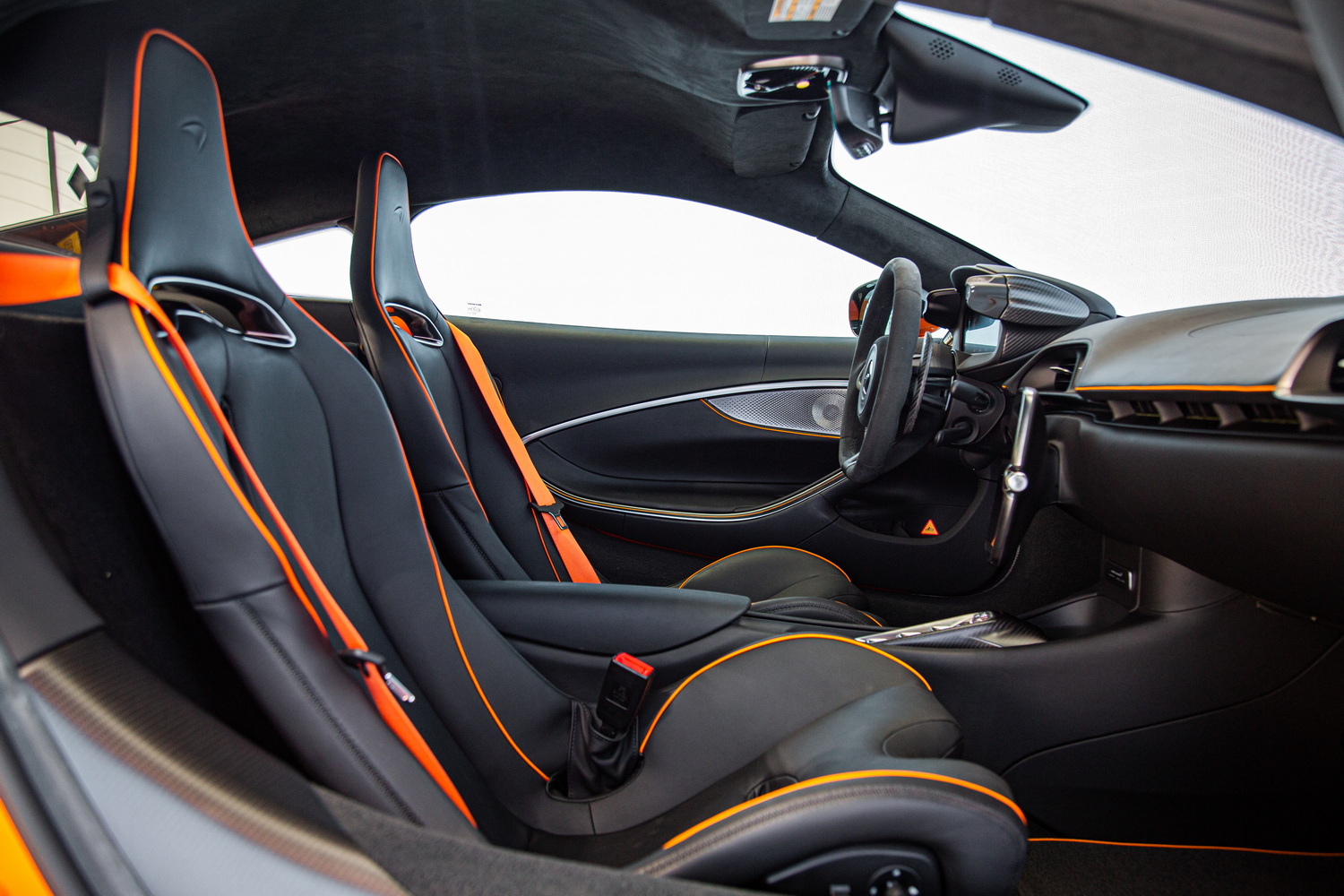 2023 McLaren Artura, 12/15