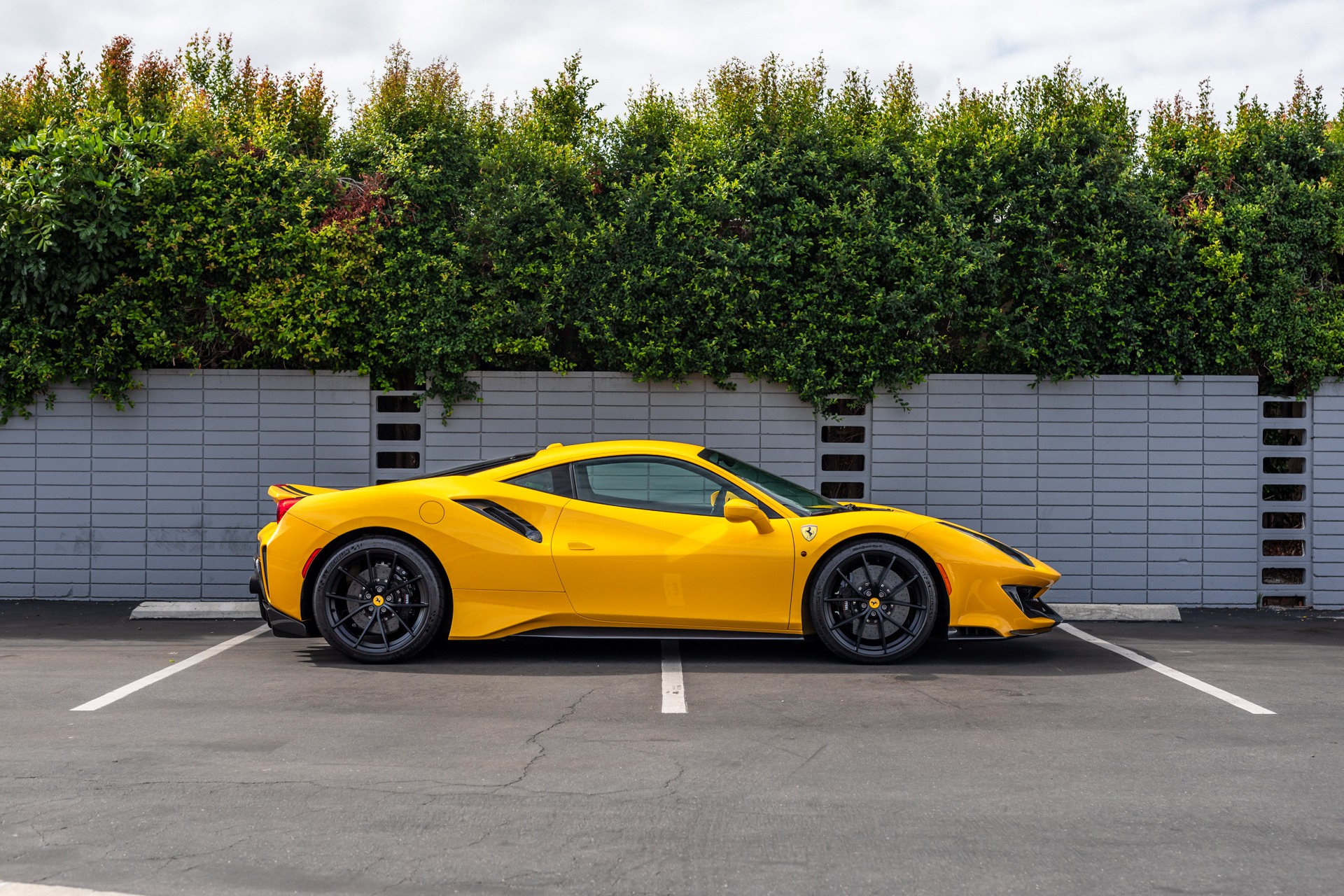 2019 Ferrari 488 Pista, 8/20