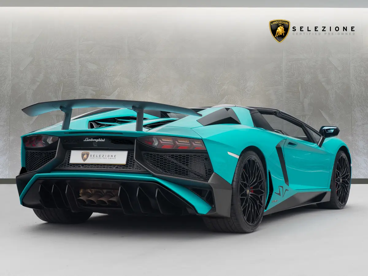 2016 Lamborghini Aventador SuperVeloce Roadster, 3/20