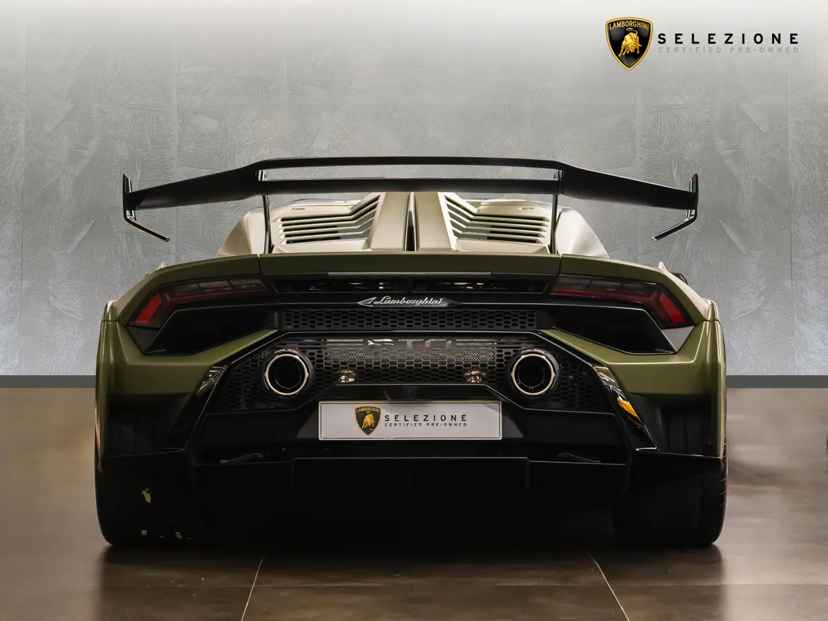 2023 Lamborghini Huracán STO