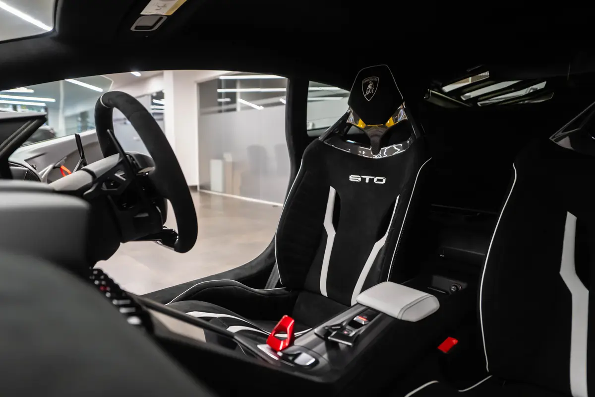 2023 Lamborghini Huracán STO, 14/18