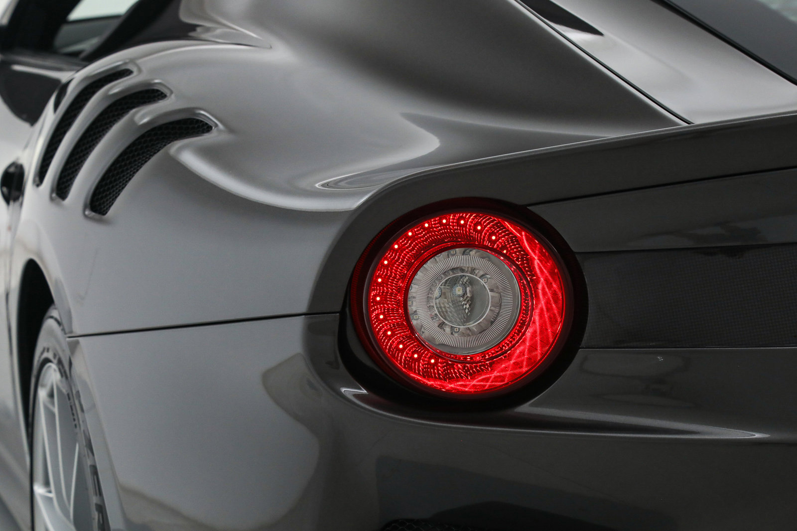 2016 Ferrari F12tdf, 17/20