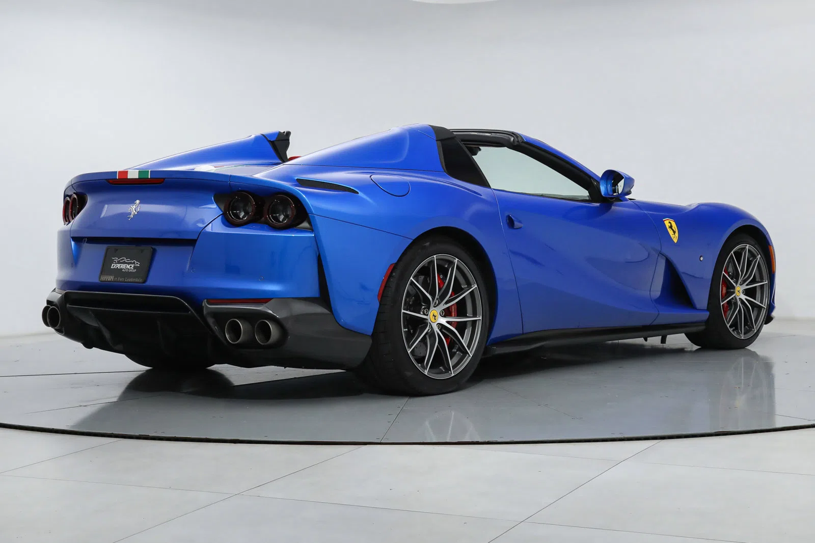 2022 Ferrari 812 GTS for sale, exterior, Blu Francia Tsuzuki