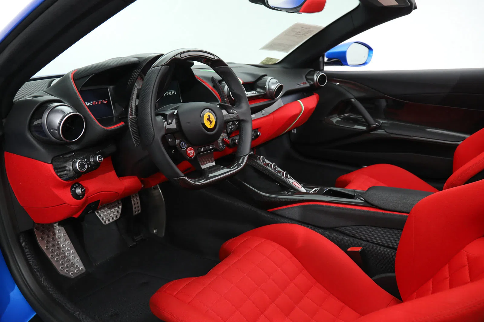 2022 Ferrari 812 GTS interior, dashboard, Rosso and Nero Aunde Jeans Material