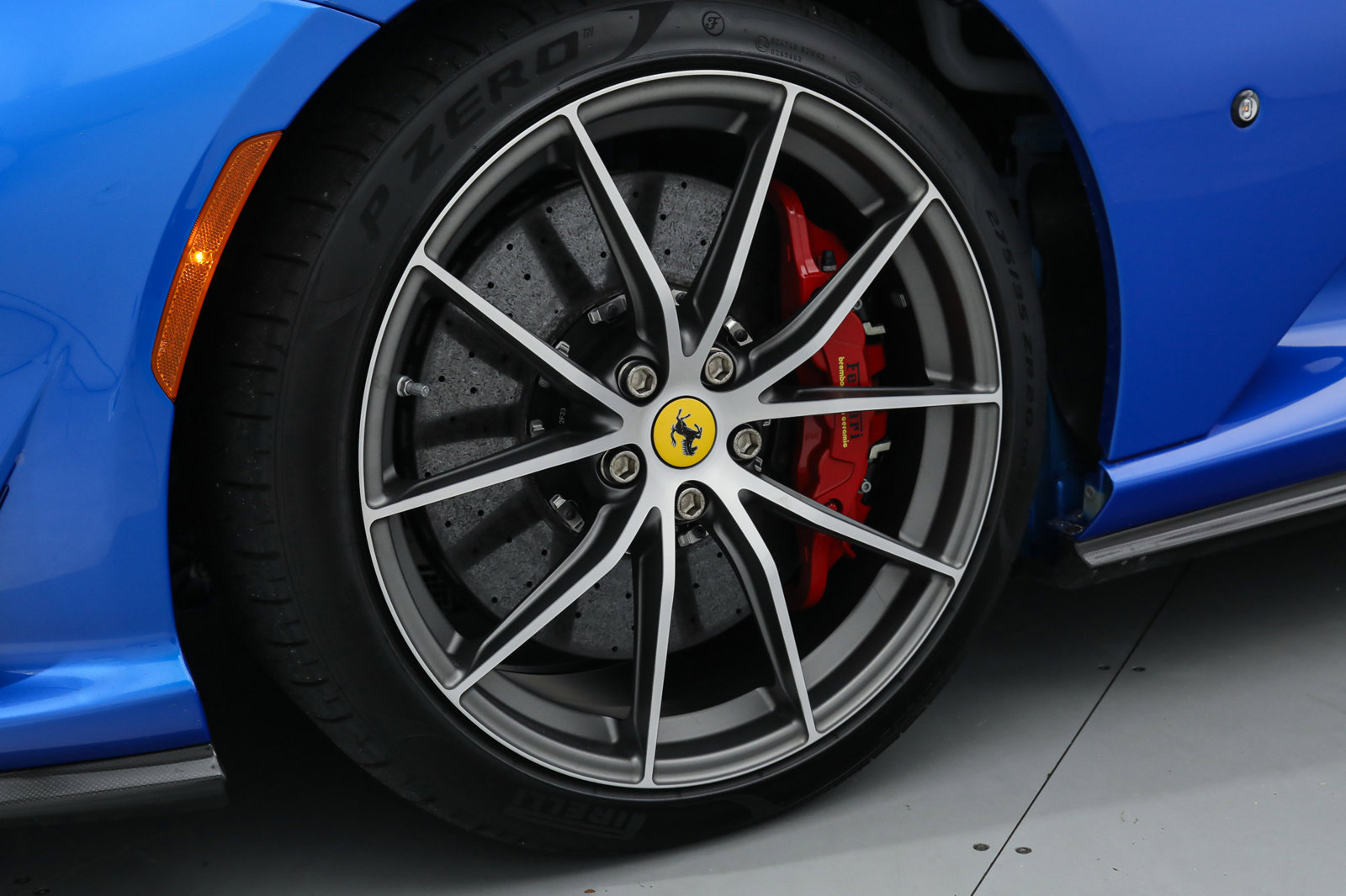 2022 Ferrari 812 GTS, 16/20