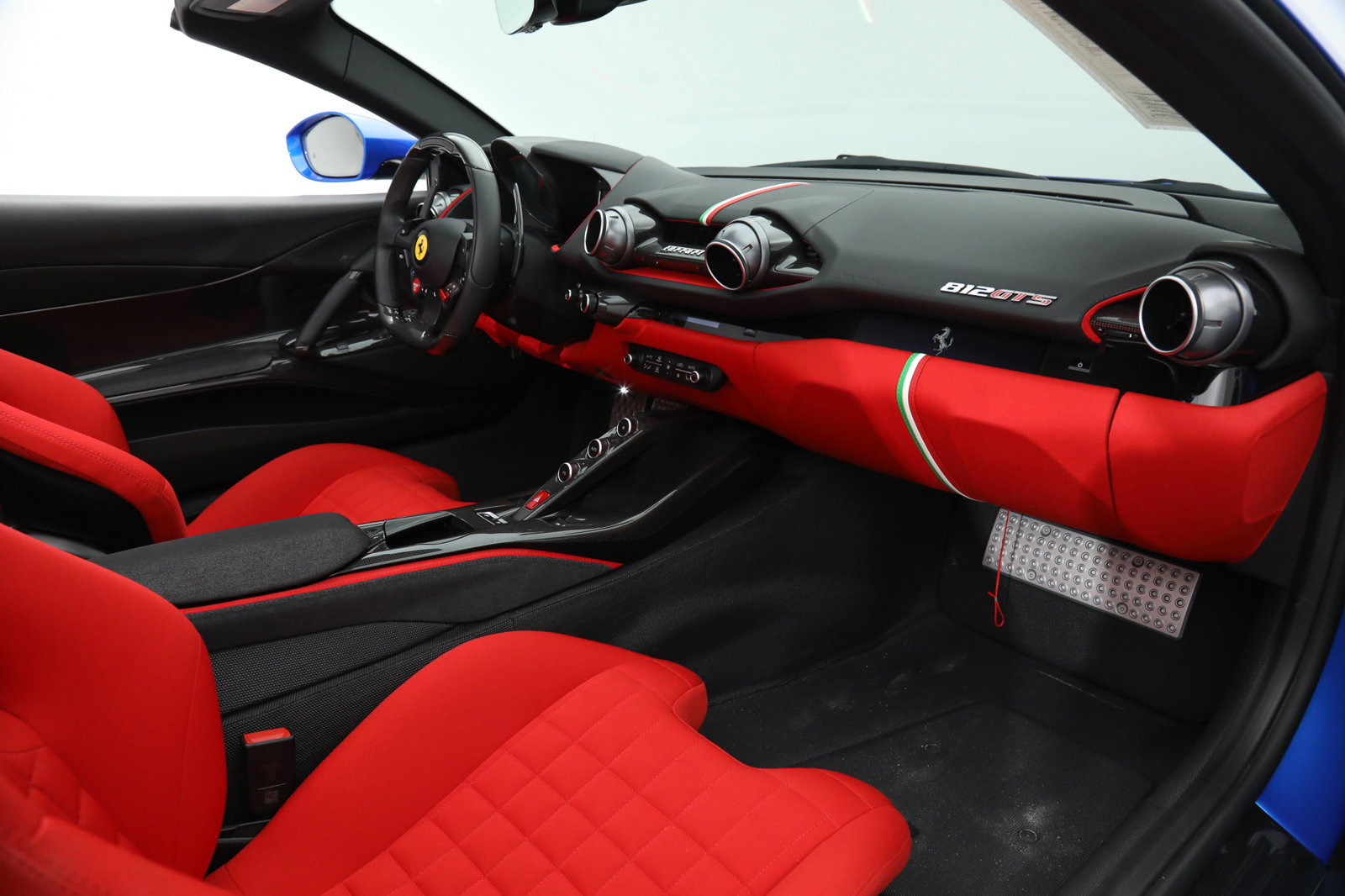 2022 Ferrari 812 GTS, 19/20