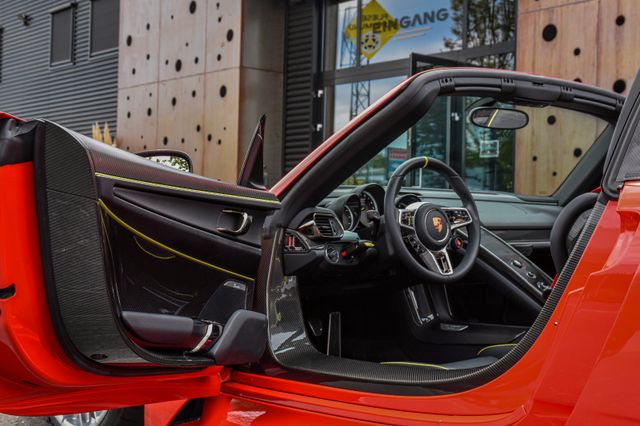 2014 Porsche 918 Spyder Weissach Package, 16/20