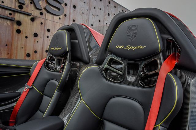 2014 Porsche 918 Spyder Weissach Package, 18/20