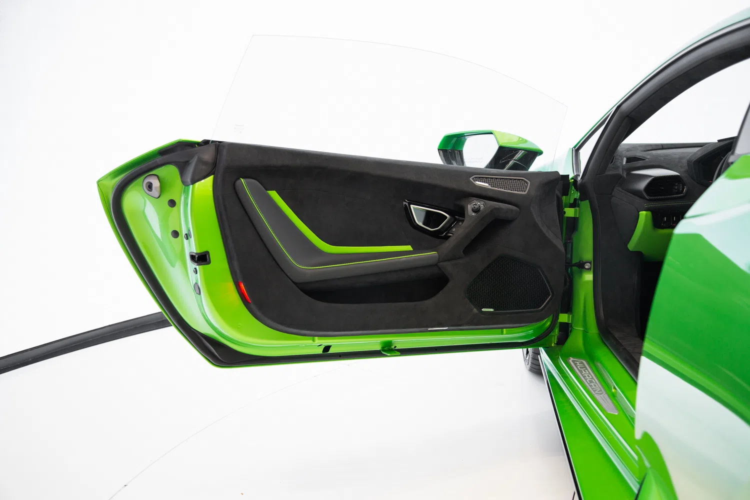 2023 Lamborghini Huracán Tecnica interior, door panel