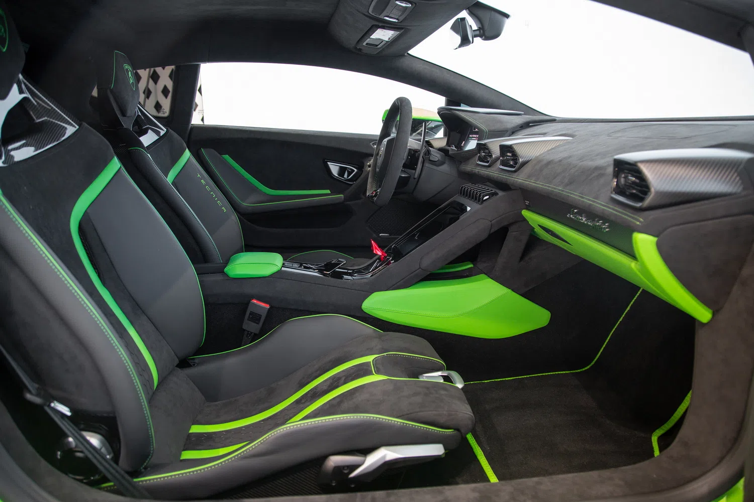 2023 Lamborghini Huracán Tecnica interior