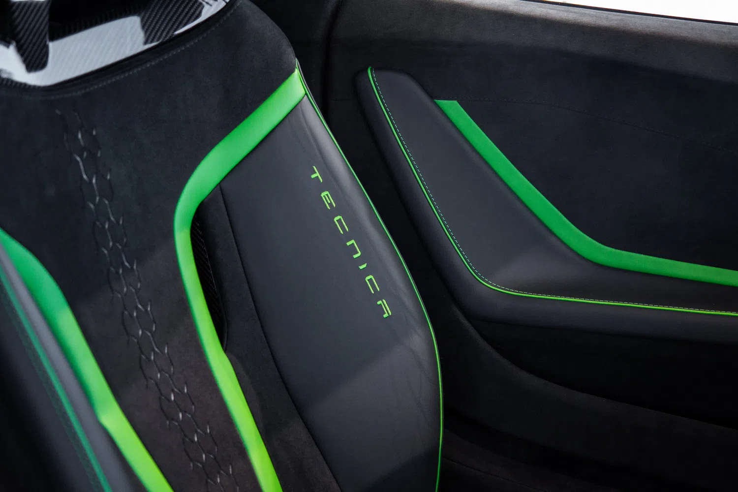 2023 Lamborghini Huracán Tecnica interior