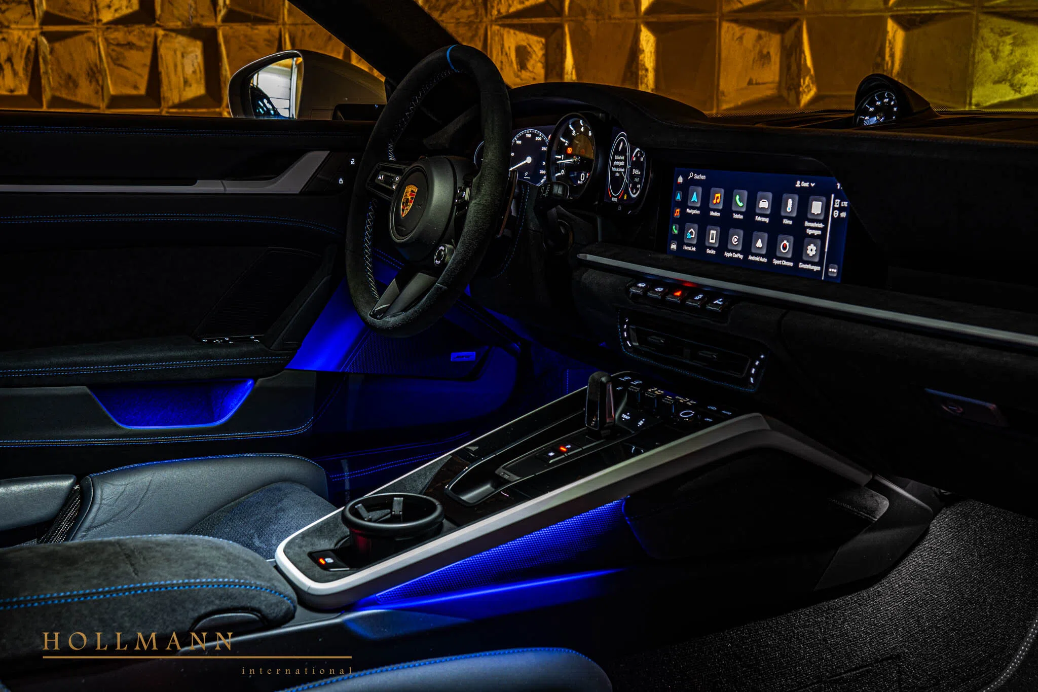 2024 Porsche 911 Dakar interior, dashboard