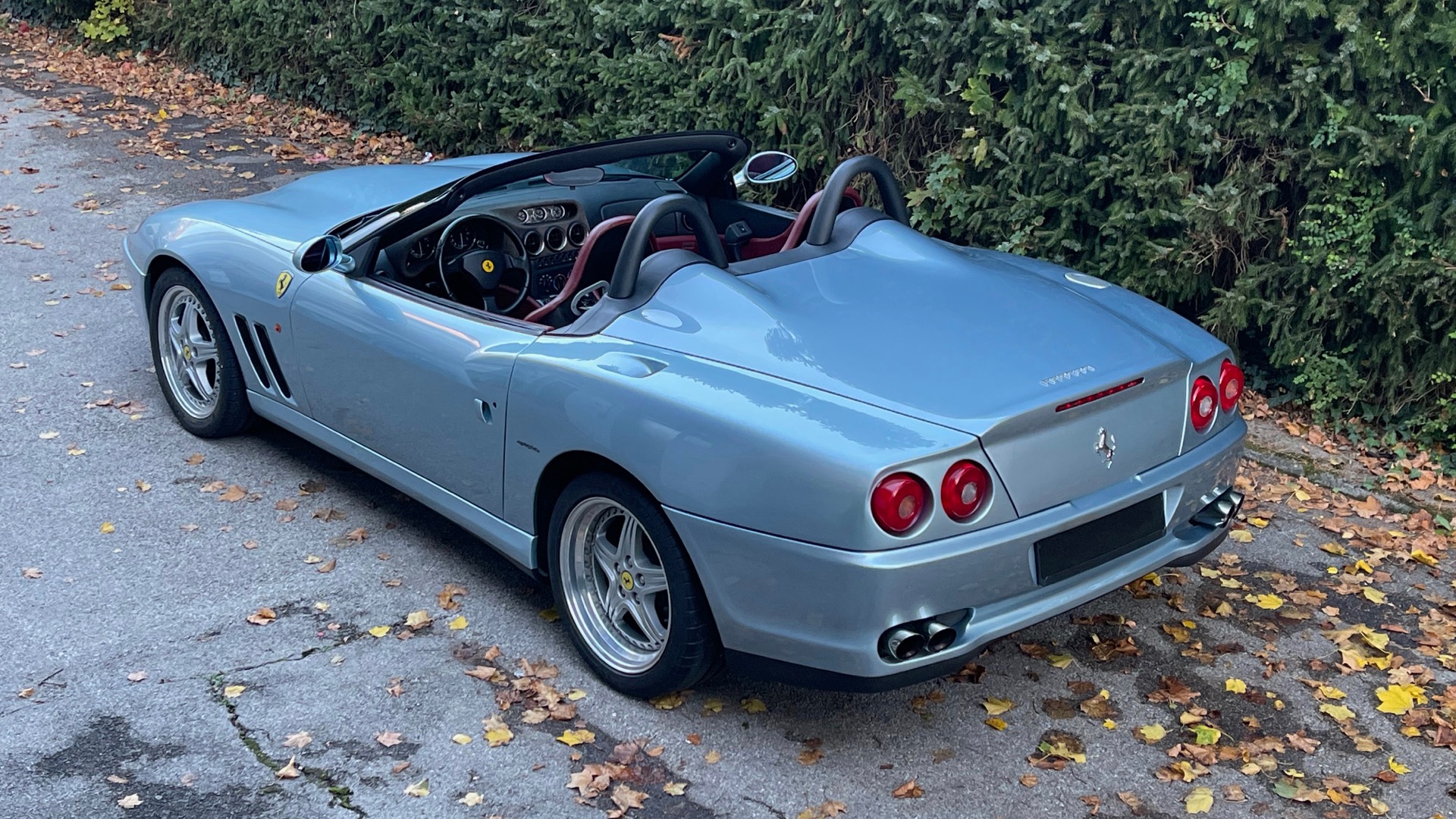2001 Ferrari 550 Barchetta Pininfarina, 2/14