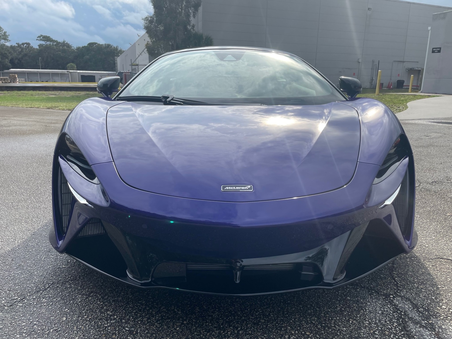 2024 McLaren Artura, 3/9