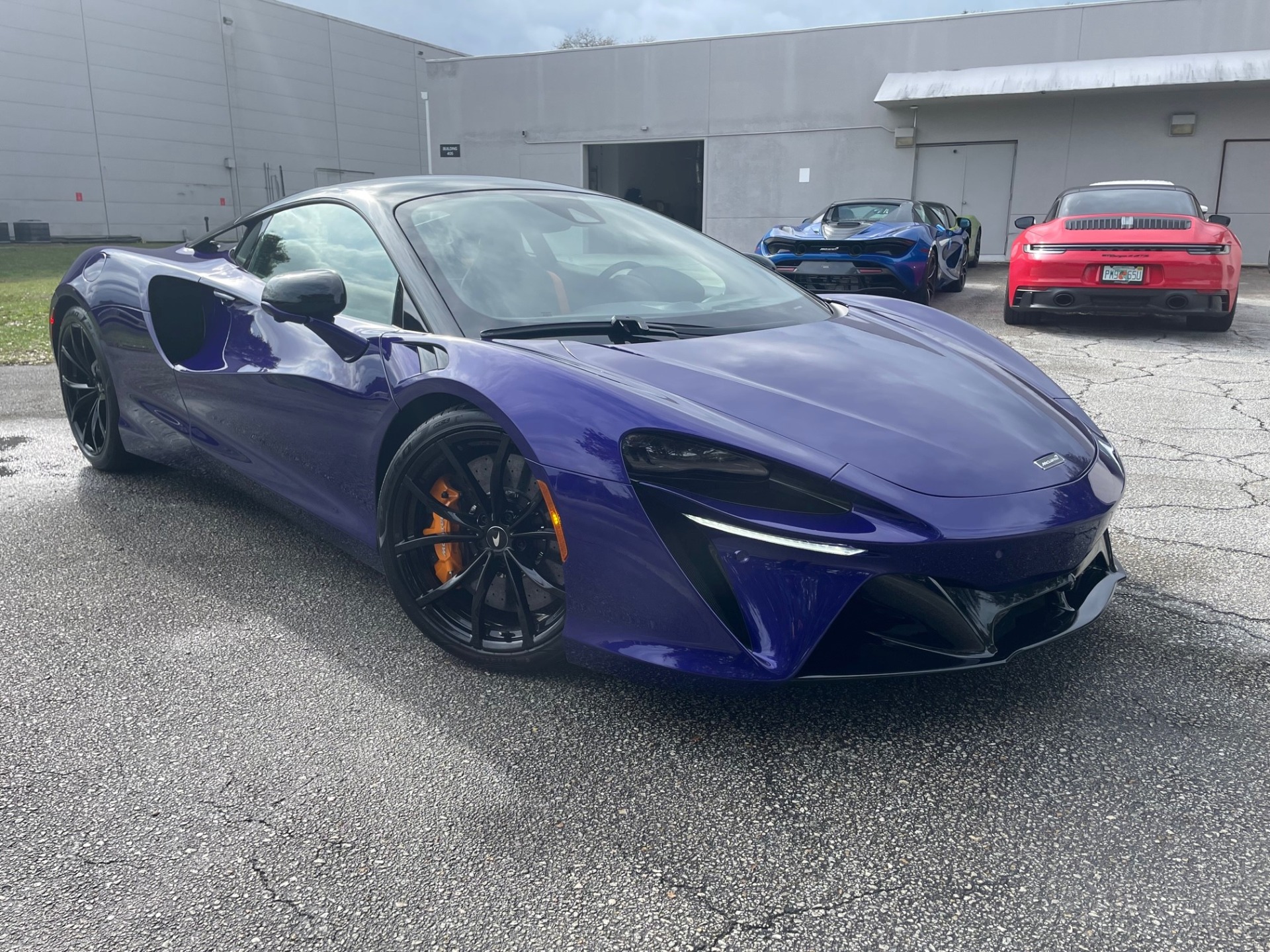 2024 McLaren Artura, 4/9