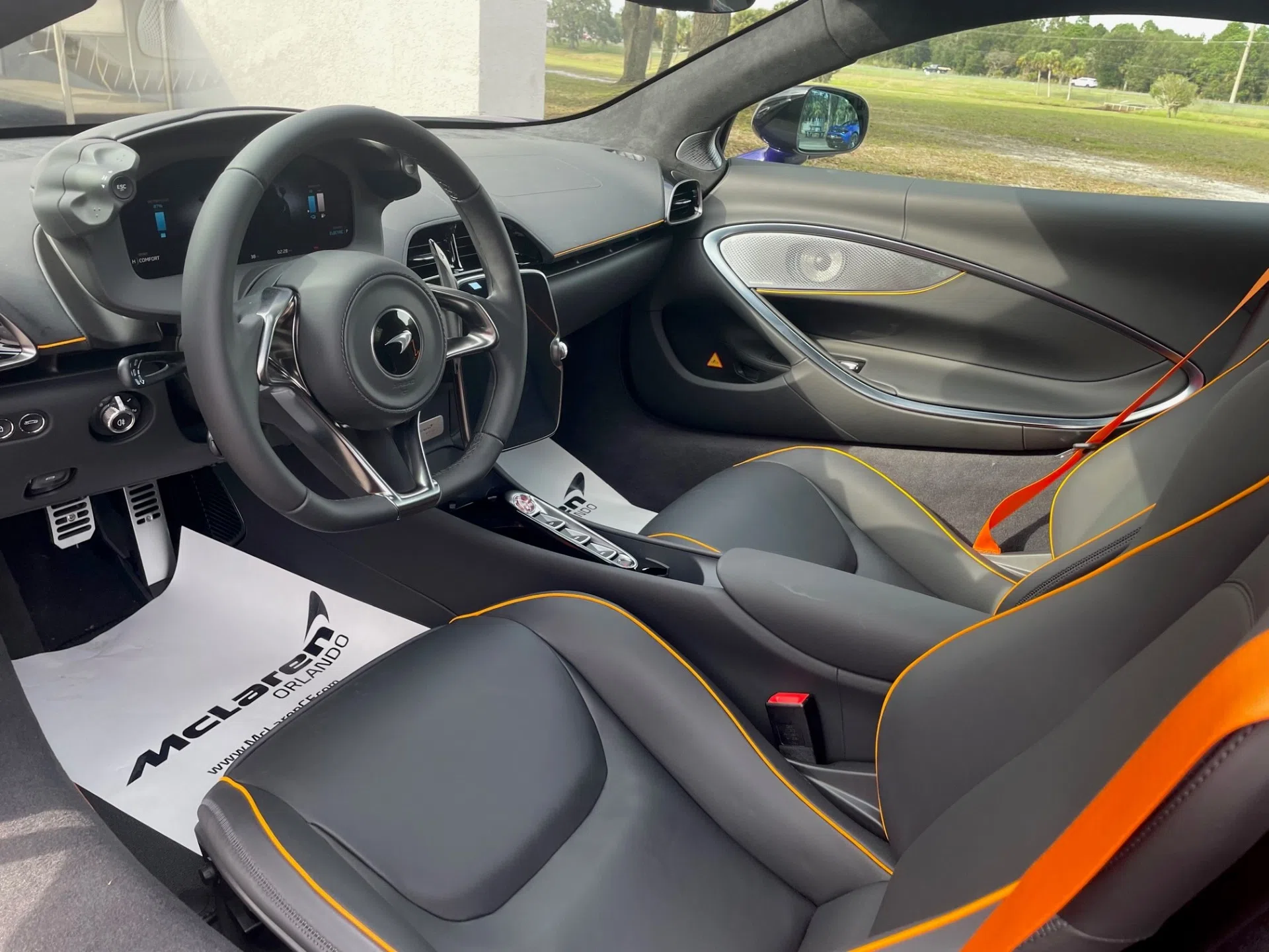 2024 McLaren Artura interior