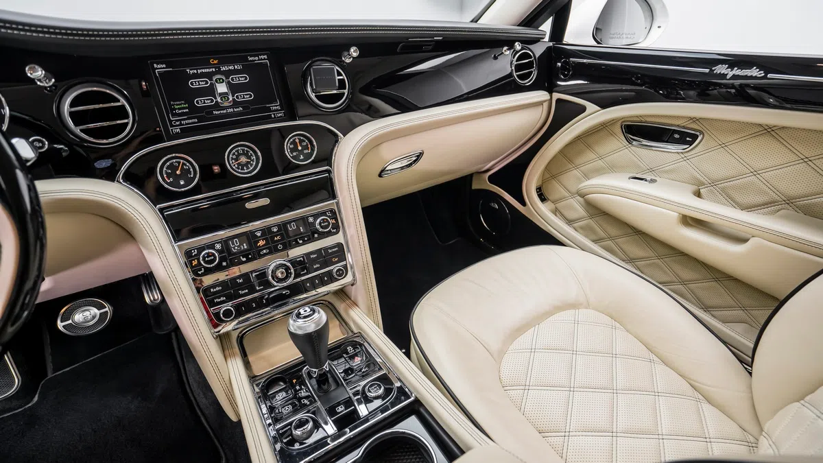 2015 Bentley Mulsanne Majestic 1 of 5 interior
