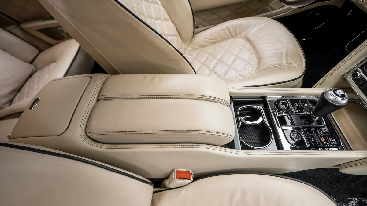 2015 Bentley Mulsanne Majestic 1 of 5 interior, seats