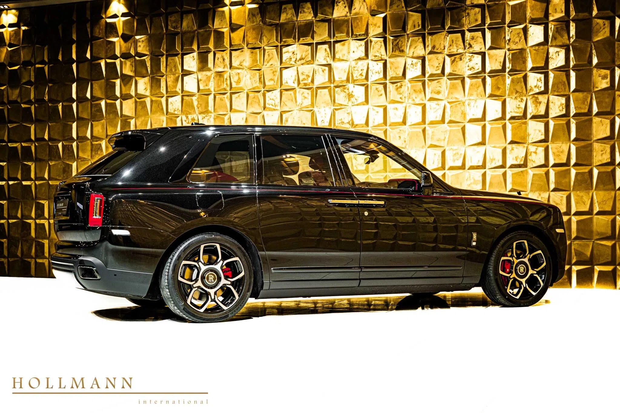 2024 Rolls-Royce Cullinan Black Badge for sale, exterior, Black Diamond