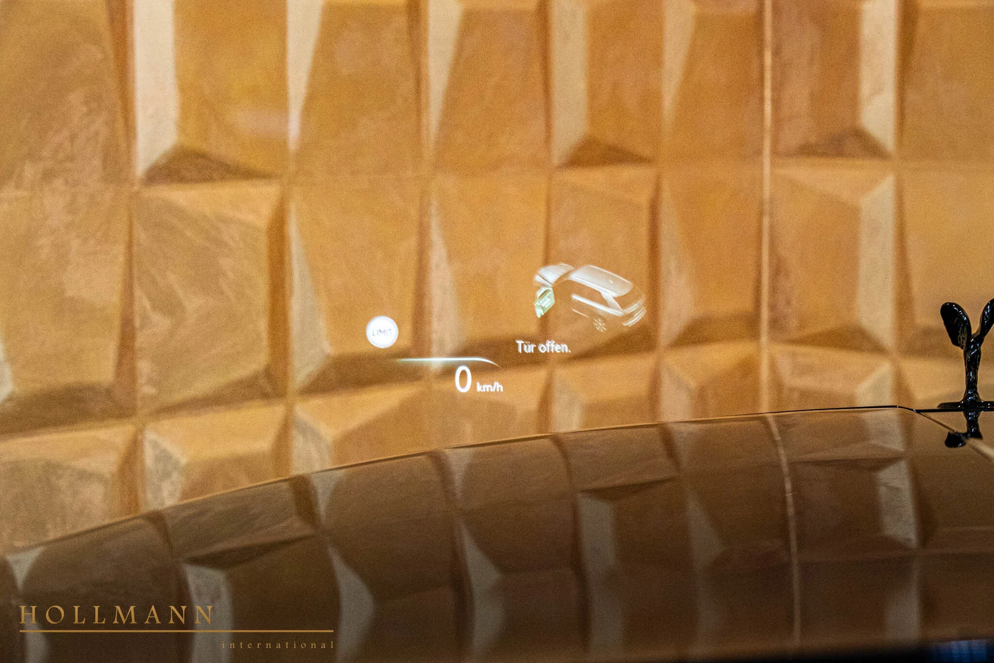 2024 Rolls-Royce Cullinan Black Badge interior, door sill